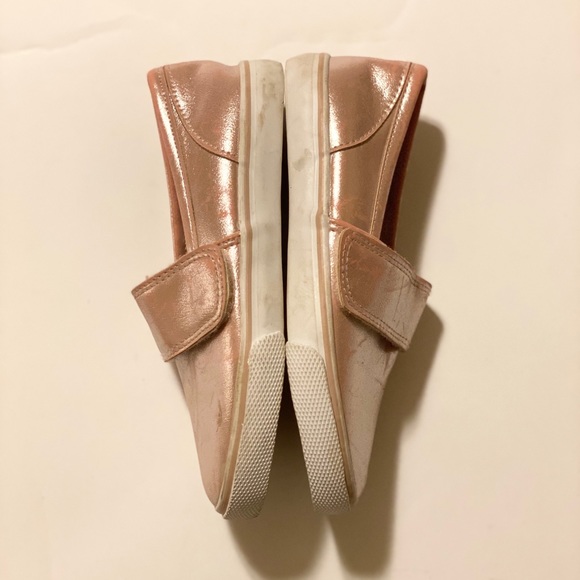 Cat & Jack metallic pink tennis shoes - Picture 4 of 7